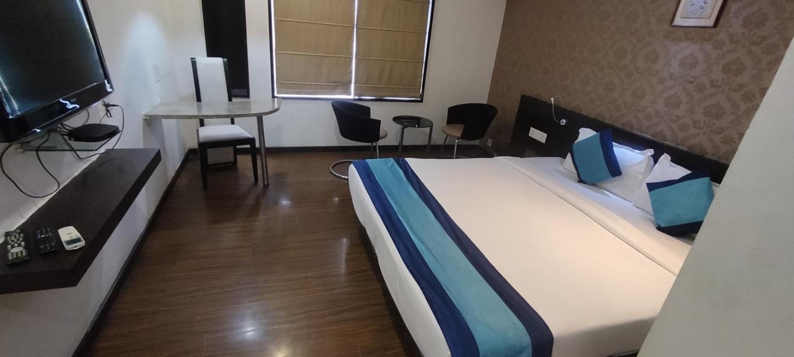 Hotel Lxia Hinjewadi - Indian Nationals Only Pimpri-Chinchwad Ngoại thất bức ảnh