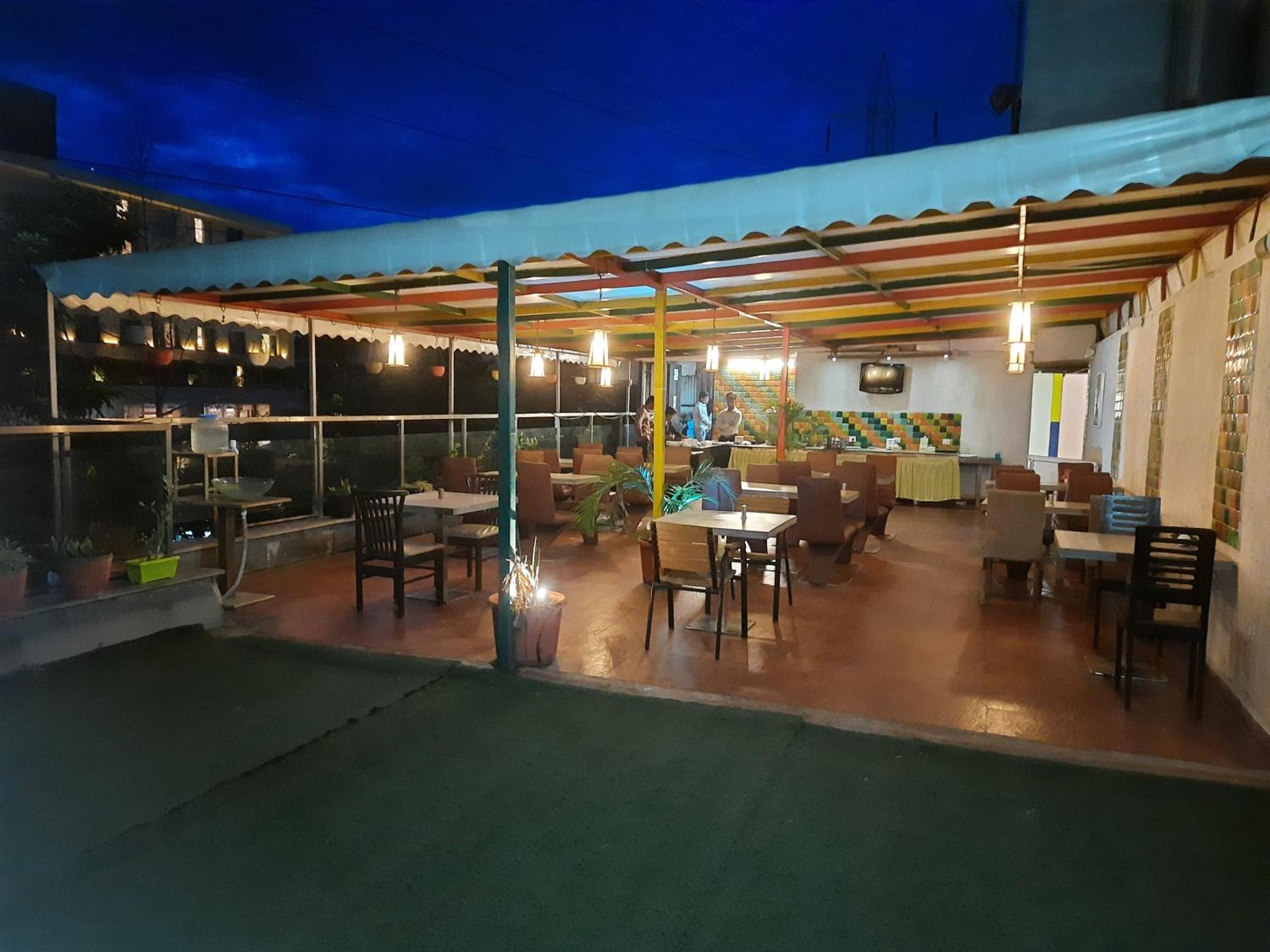 Hotel Lxia Hinjewadi - Indian Nationals Only Pimpri-Chinchwad Ngoại thất bức ảnh