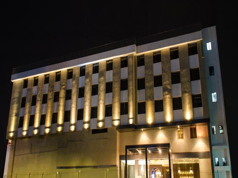 Hotel Lxia Hinjewadi - Indian Nationals Only Pimpri-Chinchwad Ngoại thất bức ảnh