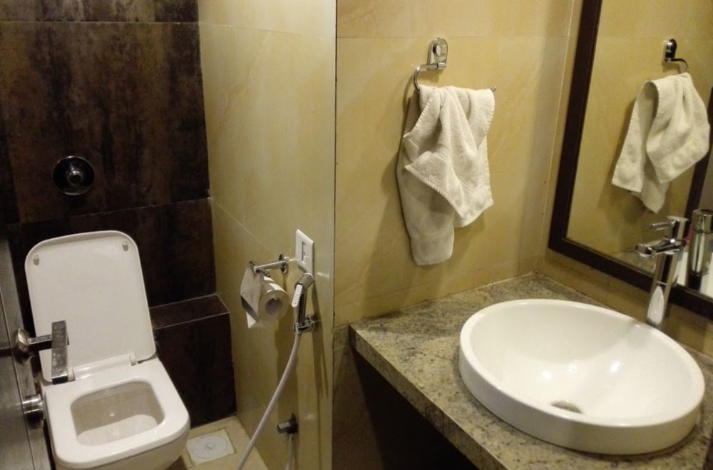 Hotel Lxia Hinjewadi - Indian Nationals Only Pimpri-Chinchwad Ngoại thất bức ảnh