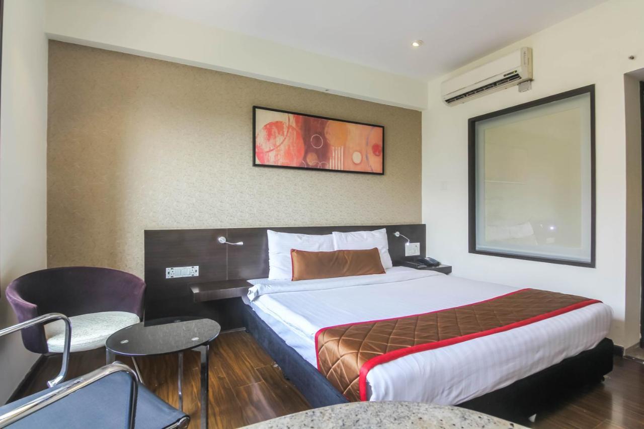 Hotel Lxia Hinjewadi - Indian Nationals Only Pimpri-Chinchwad Ngoại thất bức ảnh