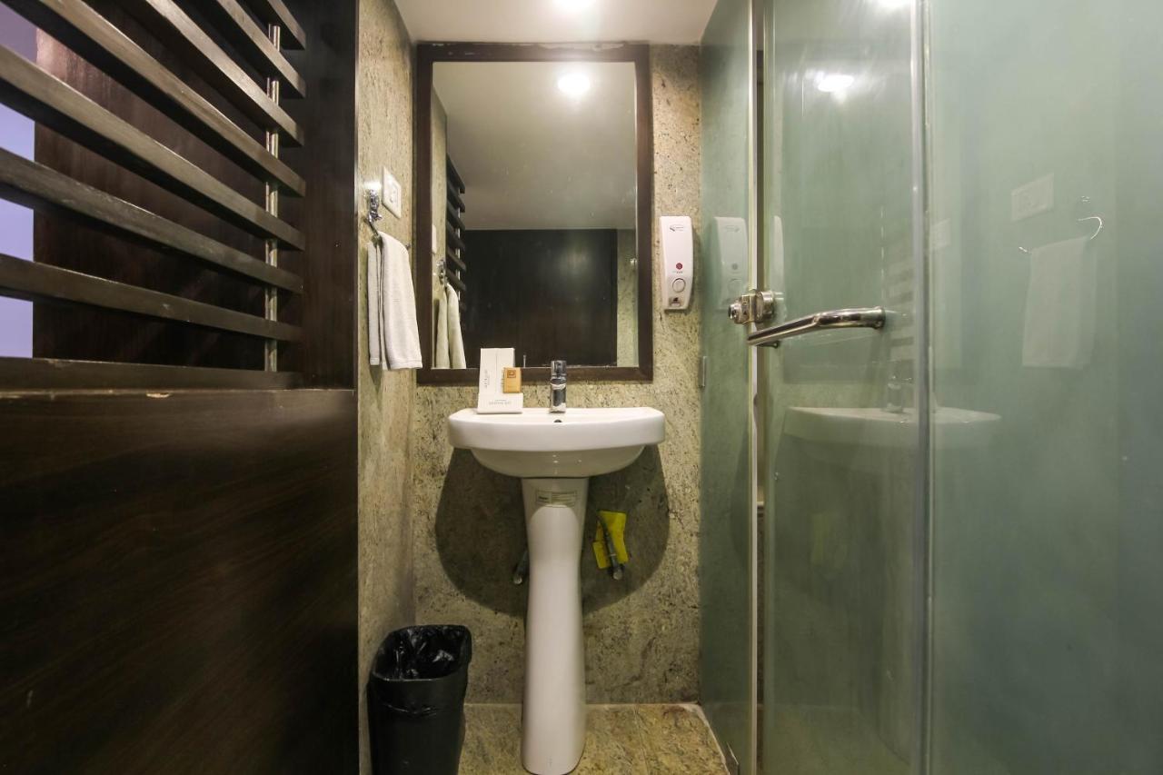Hotel Lxia Hinjewadi - Indian Nationals Only Pimpri-Chinchwad Ngoại thất bức ảnh
