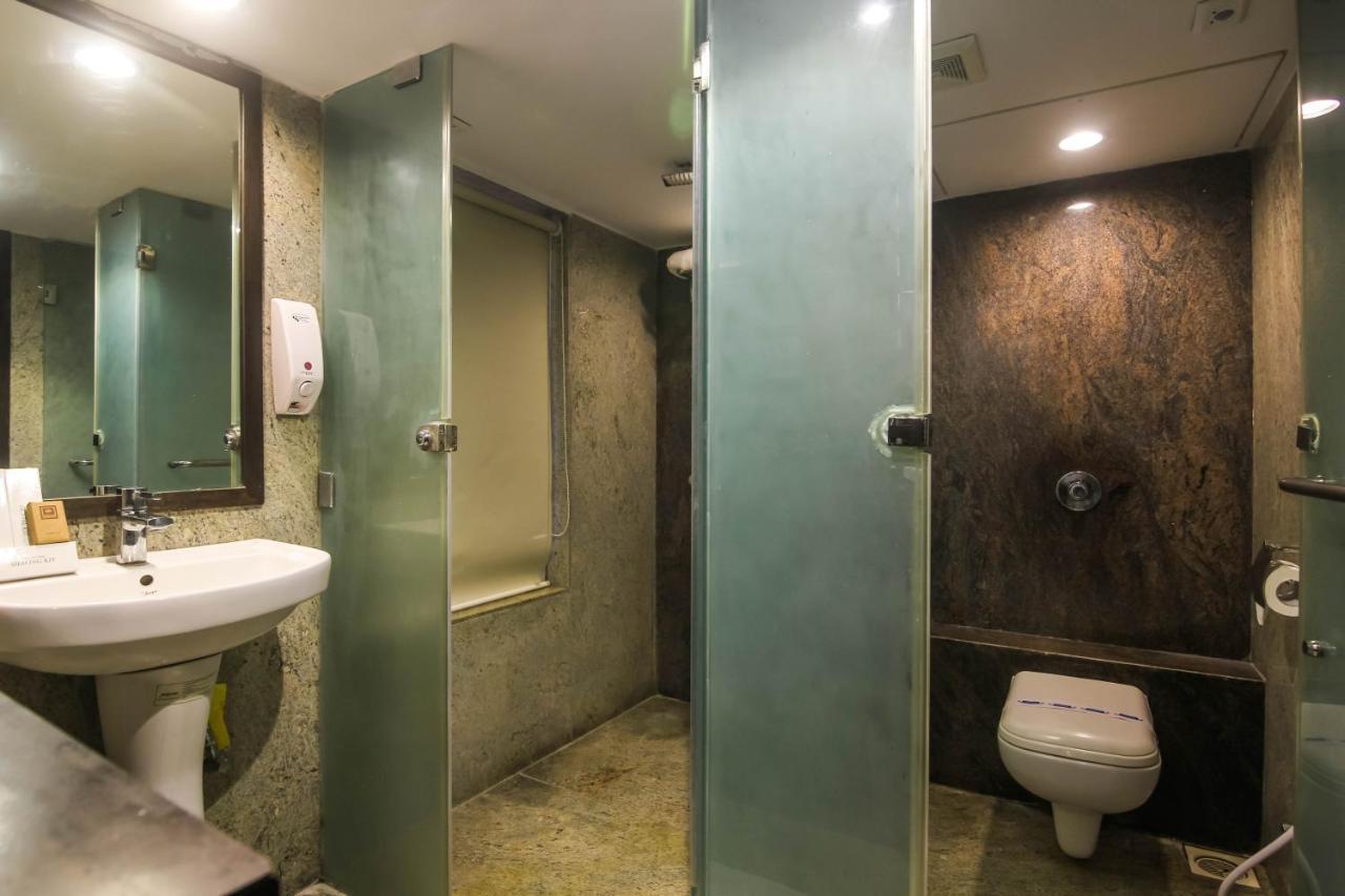 Hotel Lxia Hinjewadi - Indian Nationals Only Pimpri-Chinchwad Ngoại thất bức ảnh