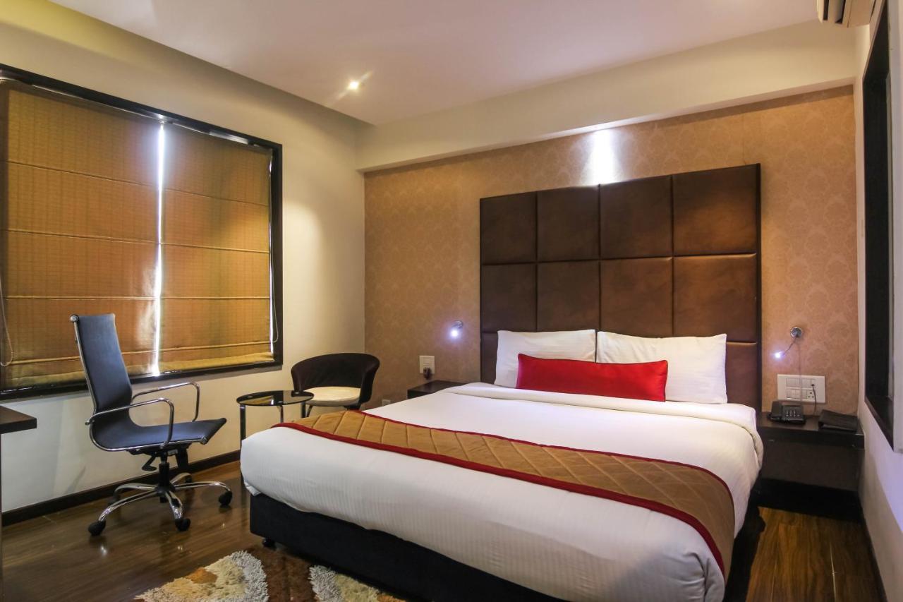 Hotel Lxia Hinjewadi - Indian Nationals Only Pimpri-Chinchwad Ngoại thất bức ảnh