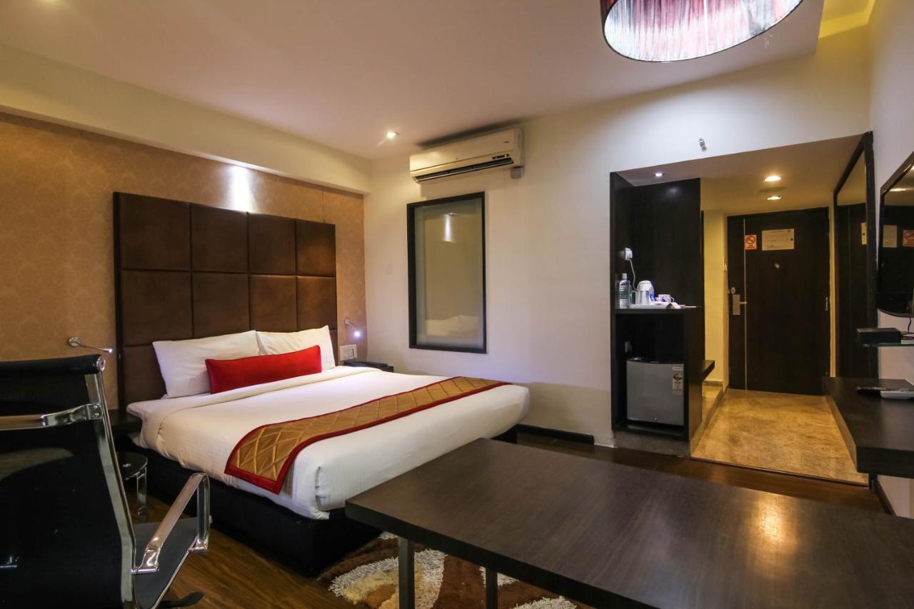 Hotel Lxia Hinjewadi - Indian Nationals Only Pimpri-Chinchwad Ngoại thất bức ảnh