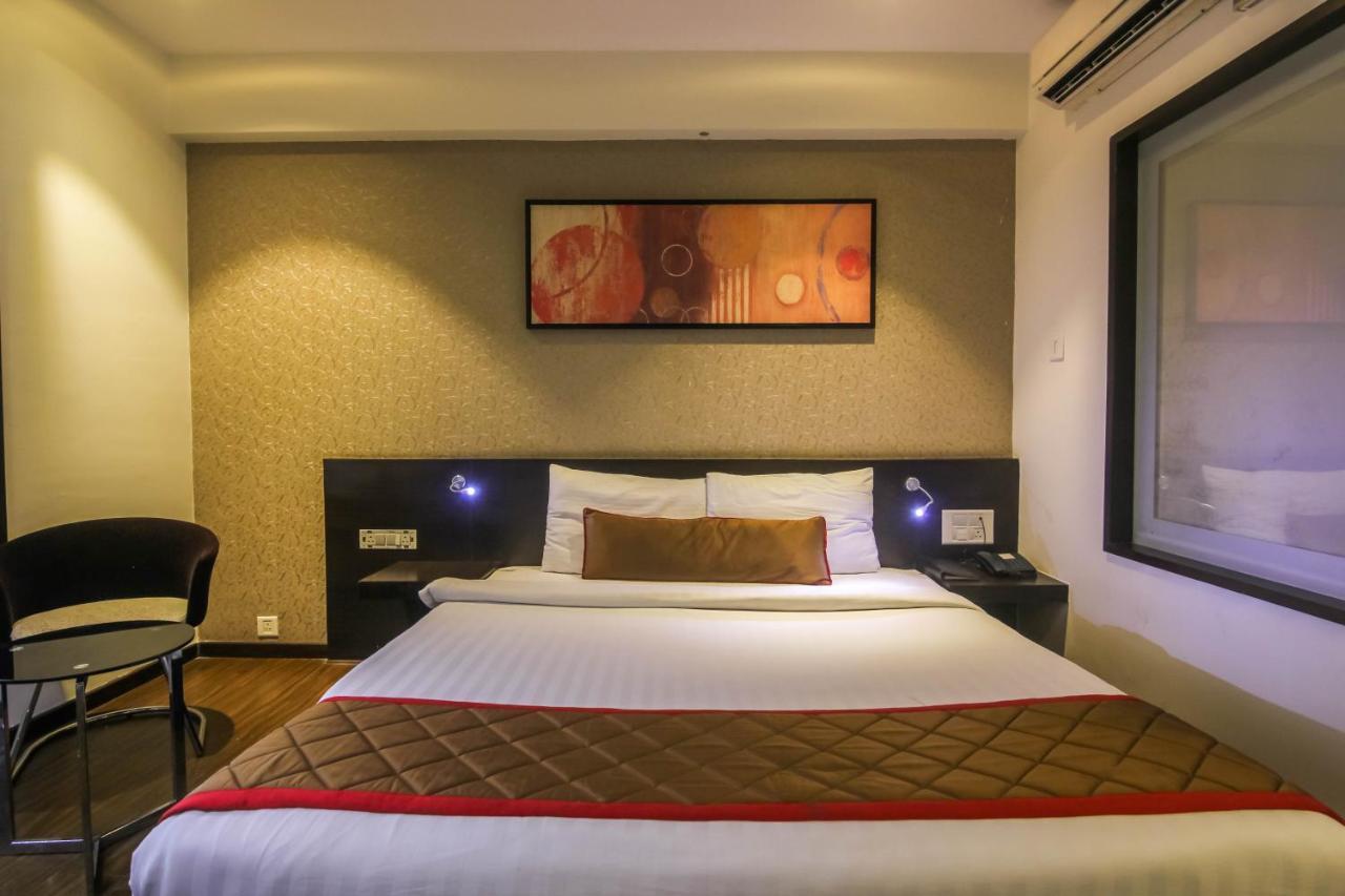 Hotel Lxia Hinjewadi - Indian Nationals Only Pimpri-Chinchwad Ngoại thất bức ảnh