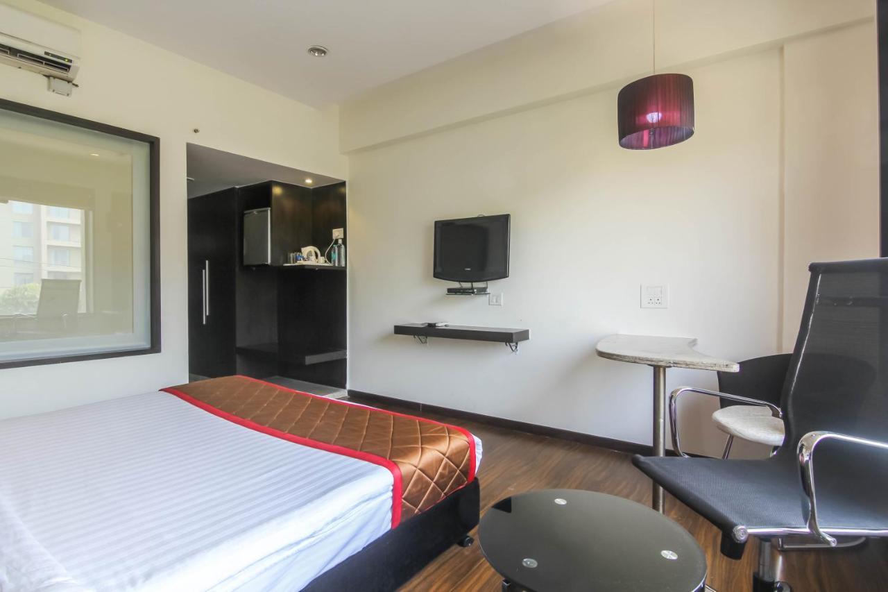 Hotel Lxia Hinjewadi - Indian Nationals Only Pimpri-Chinchwad Ngoại thất bức ảnh