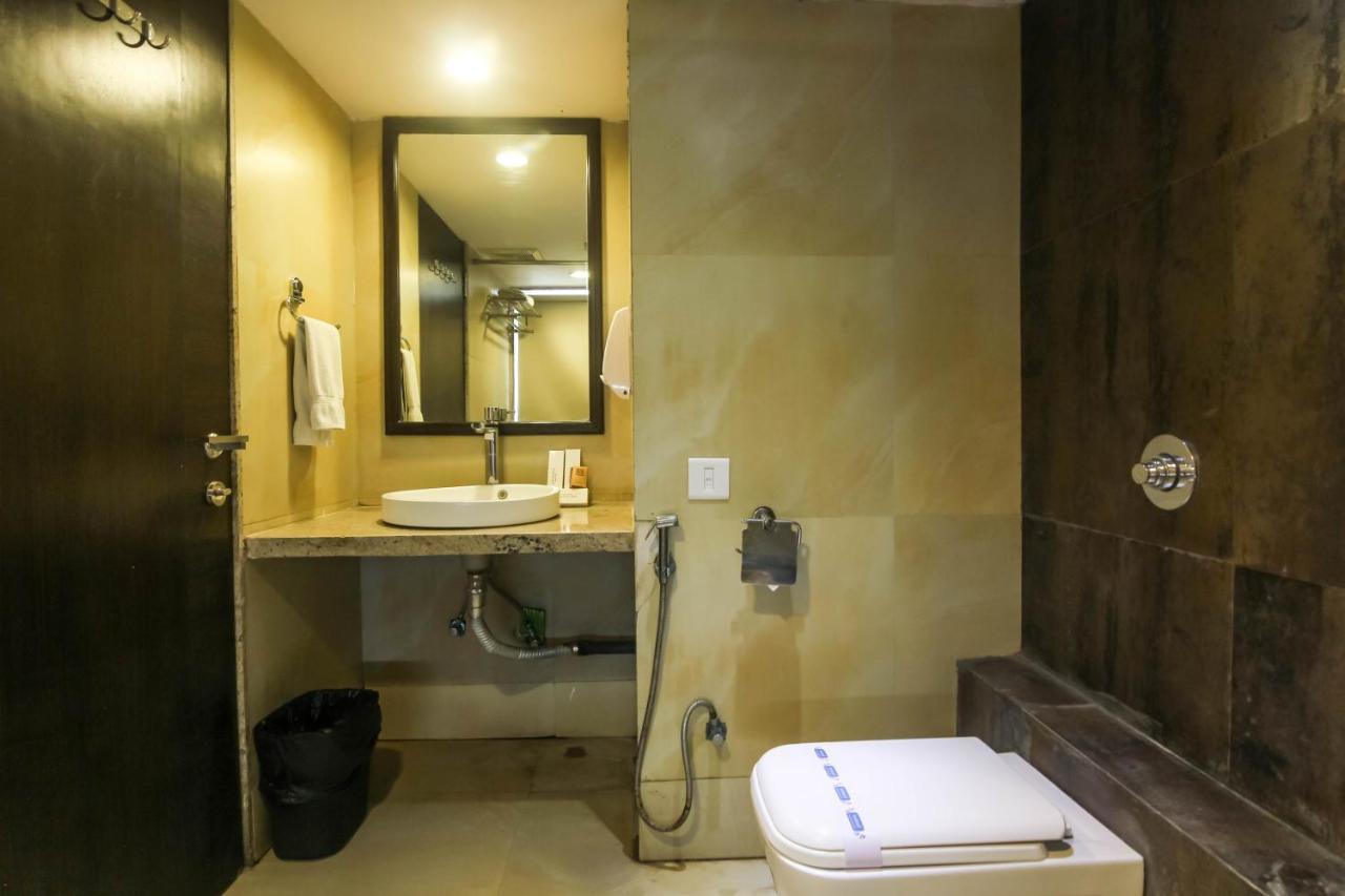 Hotel Lxia Hinjewadi - Indian Nationals Only Pimpri-Chinchwad Ngoại thất bức ảnh