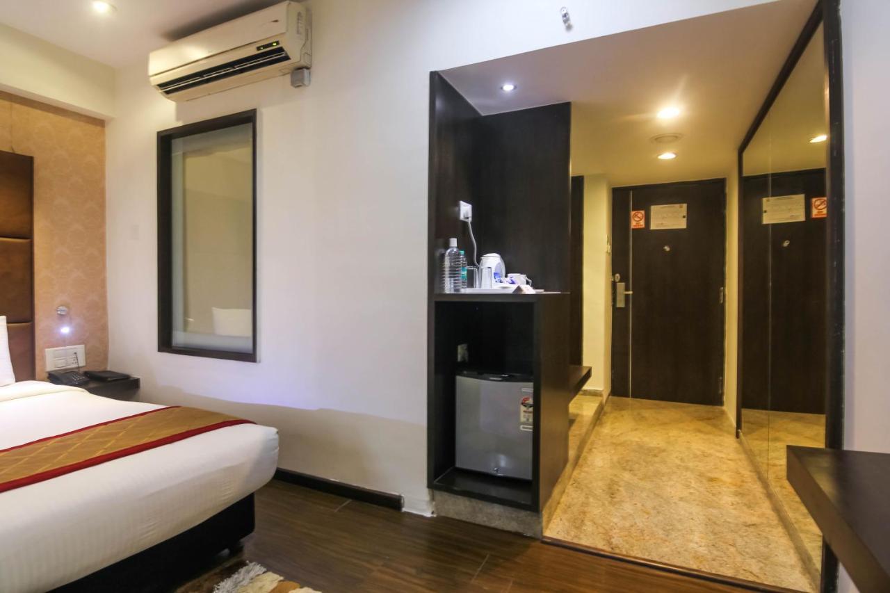 Hotel Lxia Hinjewadi - Indian Nationals Only Pimpri-Chinchwad Ngoại thất bức ảnh