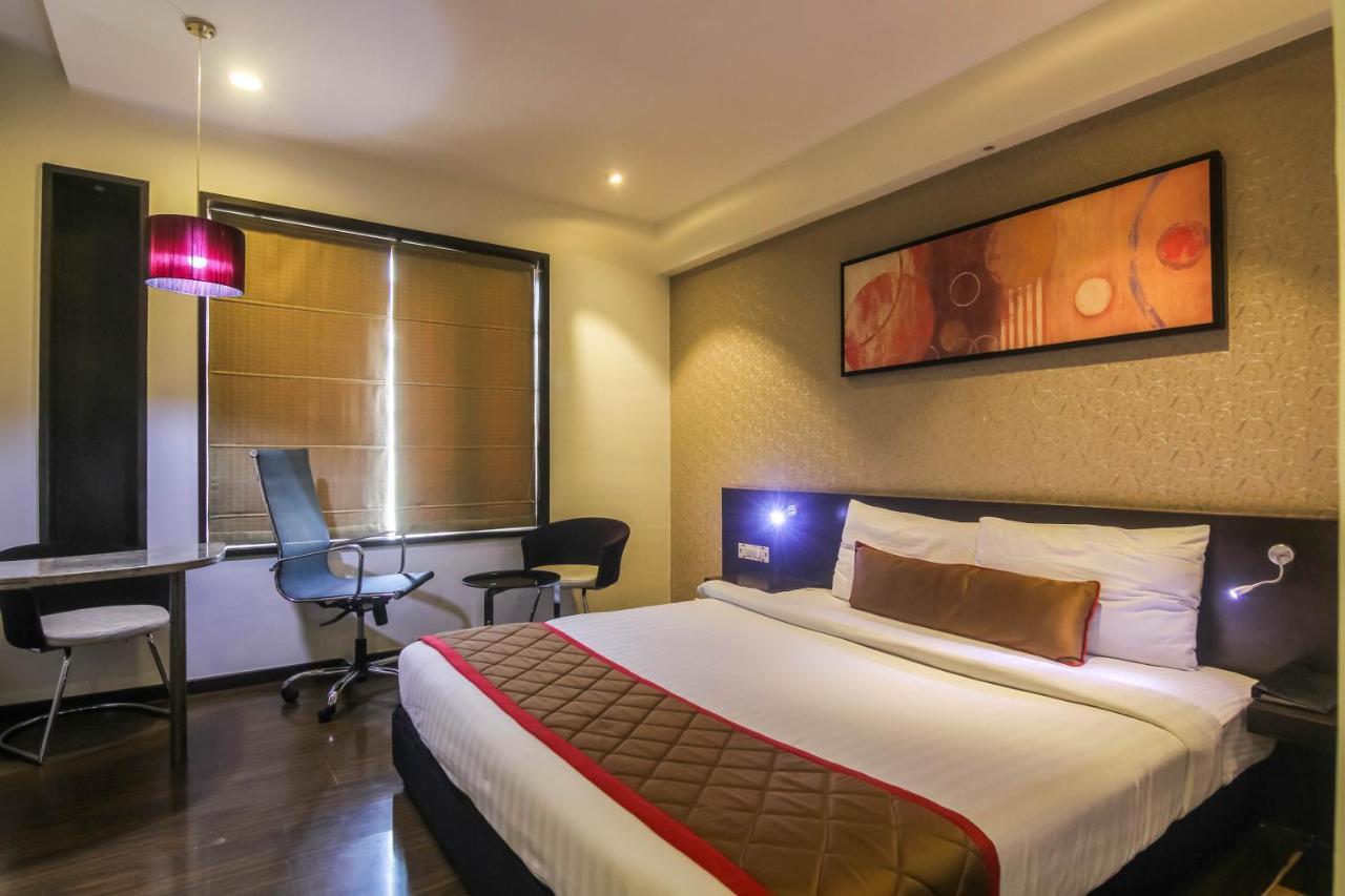 Hotel Lxia Hinjewadi - Indian Nationals Only Pimpri-Chinchwad Ngoại thất bức ảnh