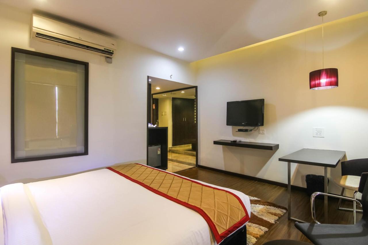 Hotel Lxia Hinjewadi - Indian Nationals Only Pimpri-Chinchwad Ngoại thất bức ảnh